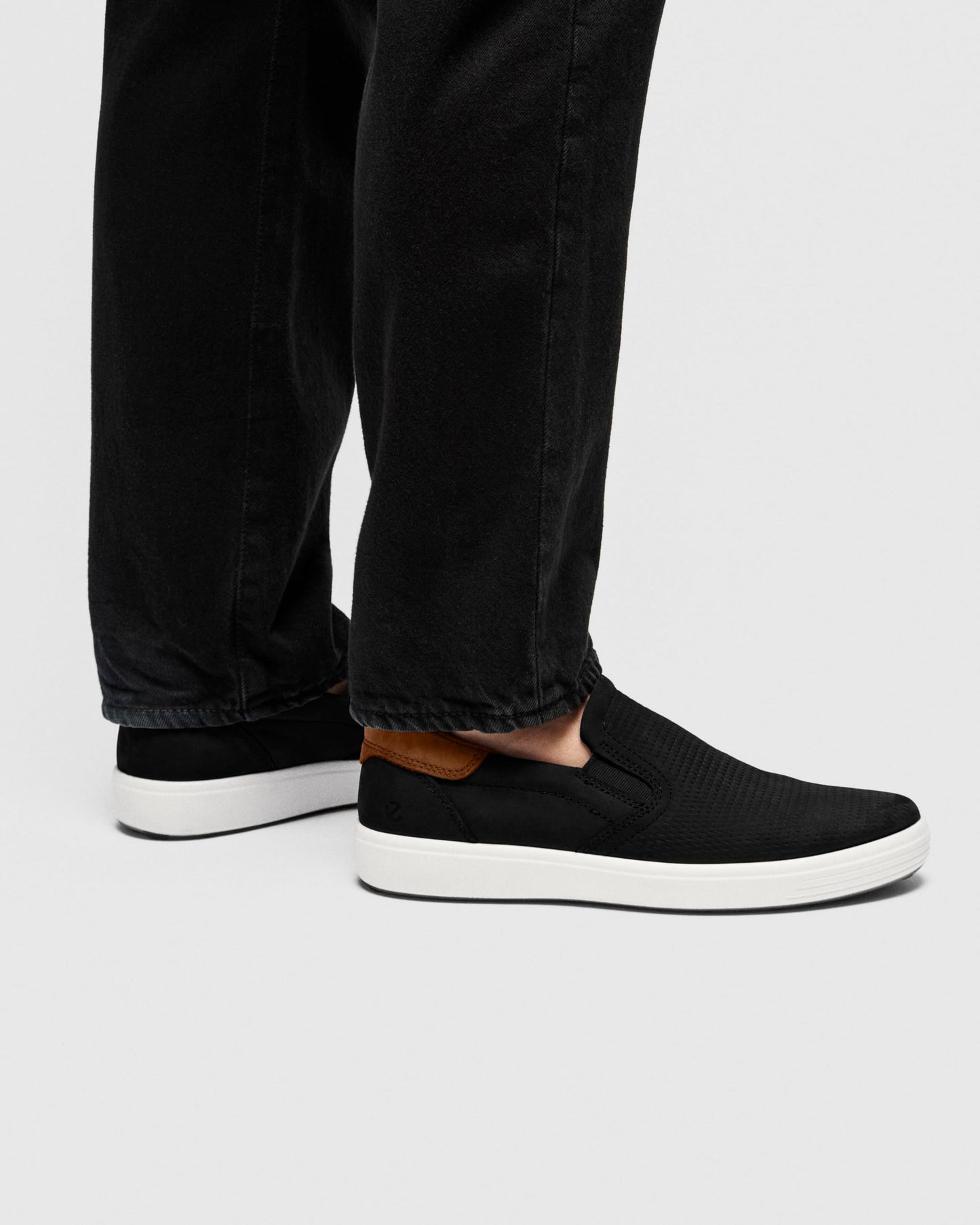 ECCO Soft 7 Easy Slip On, Black/Cognac, 11-11.5