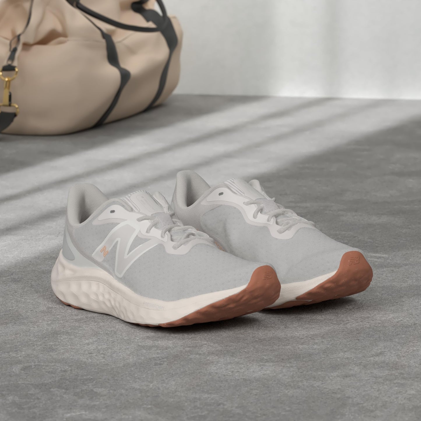 New Balance Women's Fresh Foam Arishi V4 Running Shoe, Summer Fog/Nimbus Cloud/Light Gold Metallic, 8