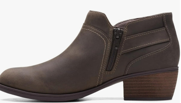 Clarks Women's Charlten Grace SIZE 7