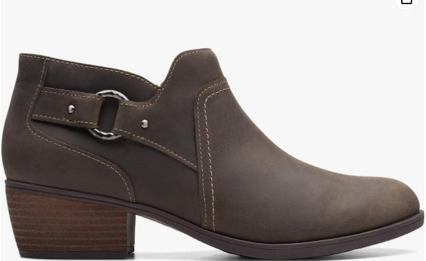 Clarks Women's Charlten Grace SIZE 7