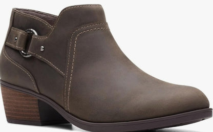 Clarks Women's Charlten Grace SIZE 7